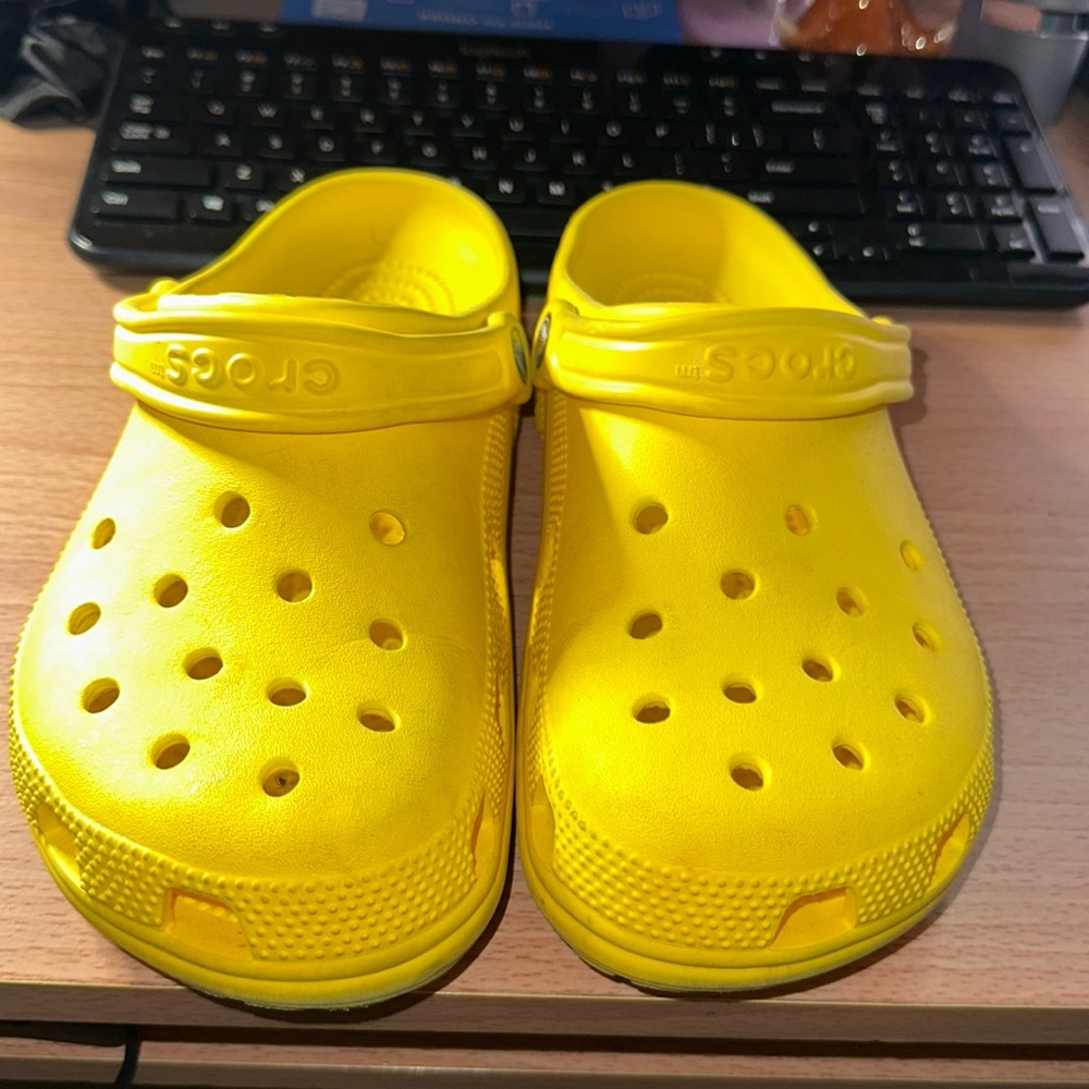Yellow Crocs size 10 women 8 men
